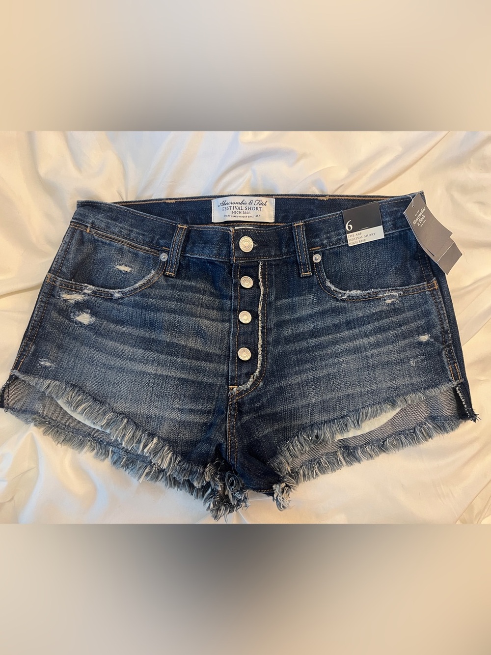 *NWT* Abercrombie & Fitch Festival High Rise Jean Shorts - Size 6 - Dark Wash